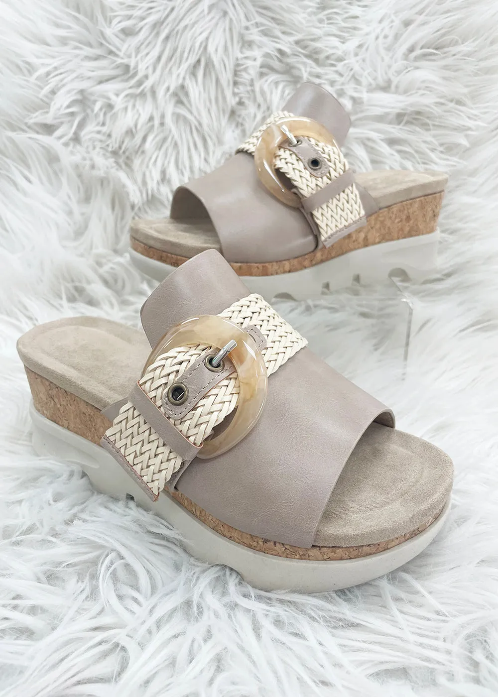 Hit The Town Wedge