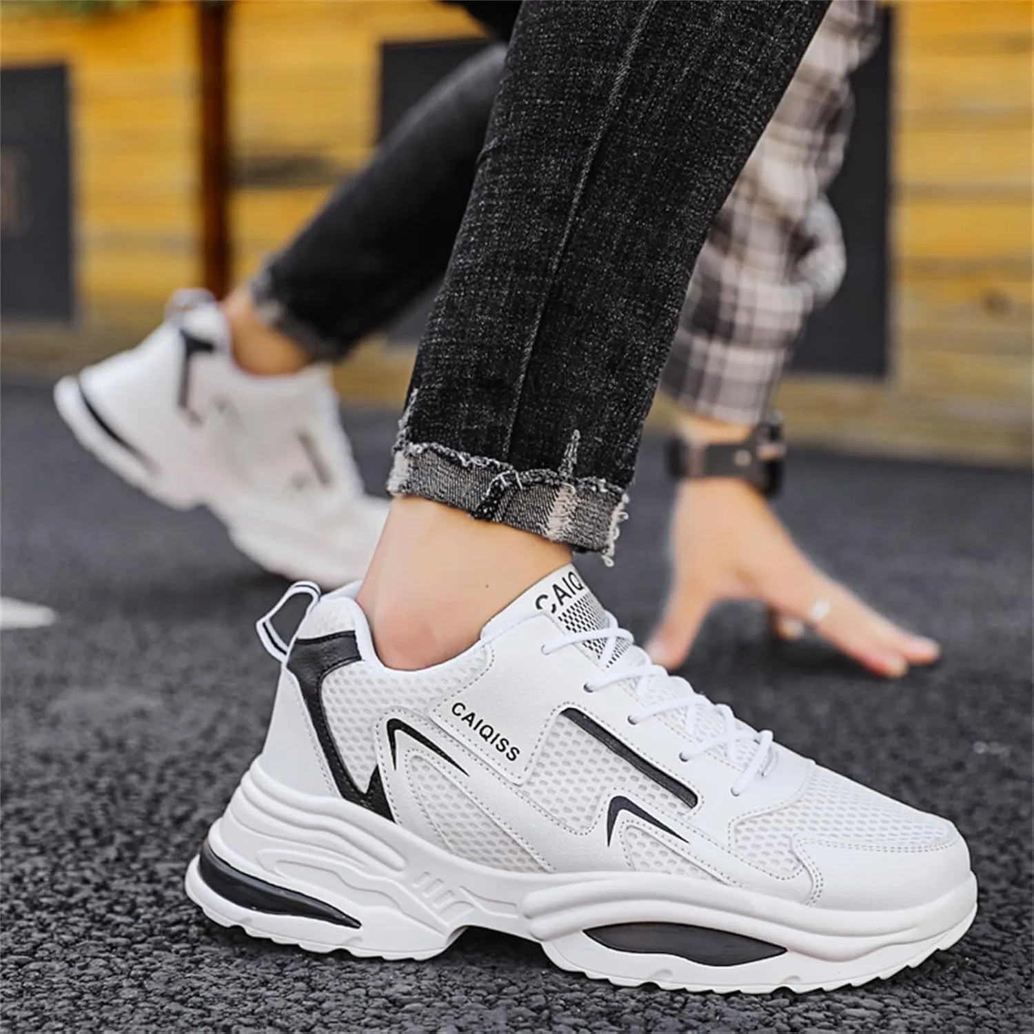 Mens Breathable Mesh Lace Up Sneakers Lightweight Non-Slip Round Toe Walking Shoes Outdoor Sport Running Shoes