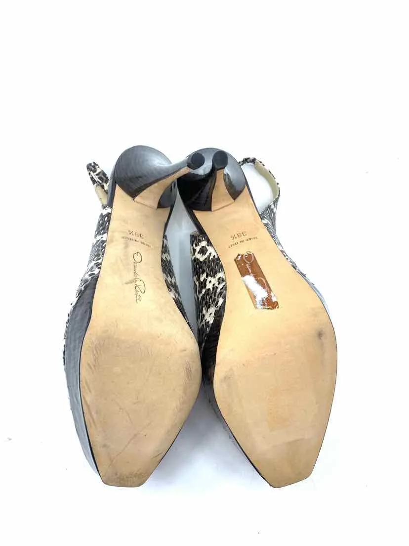 OSCAR DE LA RENTA Snakeskin Pumps | 9.5