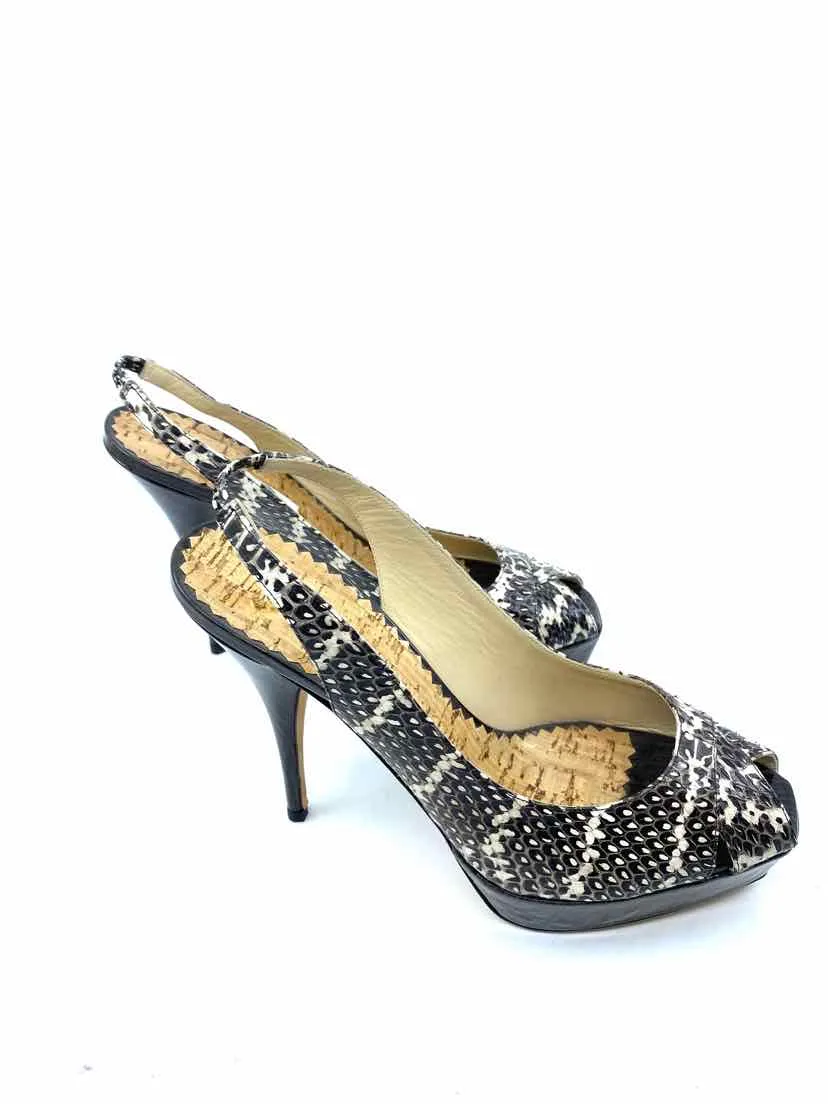 OSCAR DE LA RENTA Snakeskin Pumps | 9.5